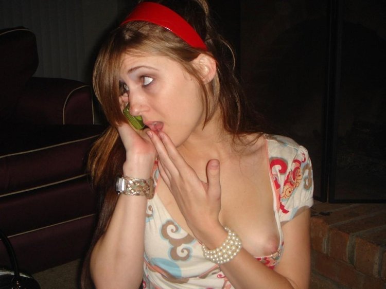 She accidentally showed boobs