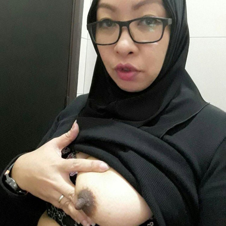 Yaya rohaya jilboobs