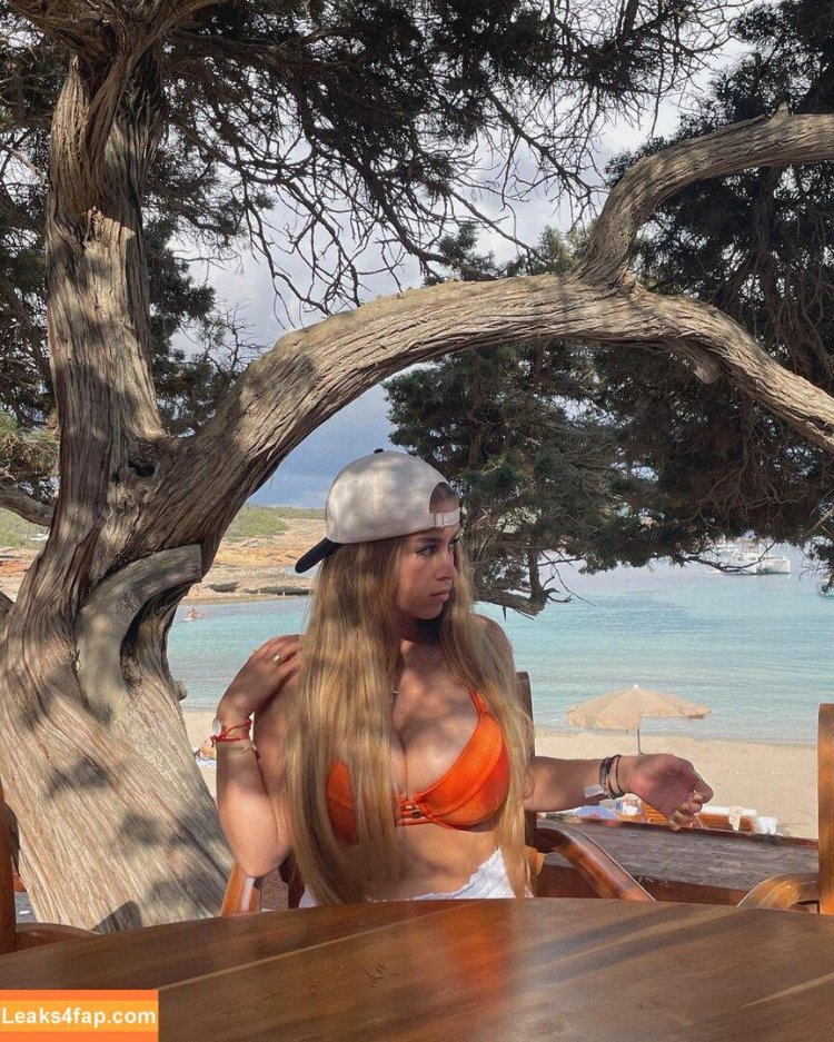 Model Anastasia Kvitko