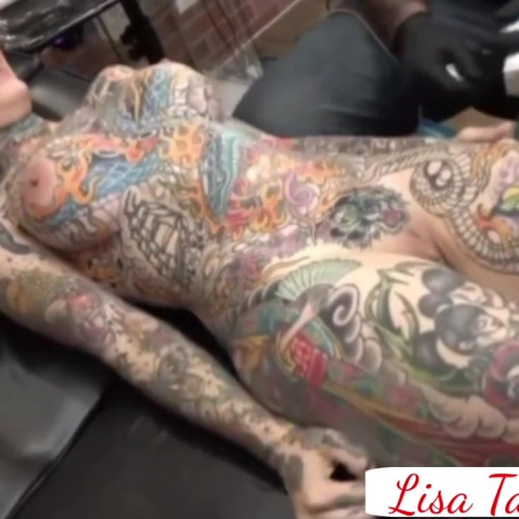 Naked tattooed women