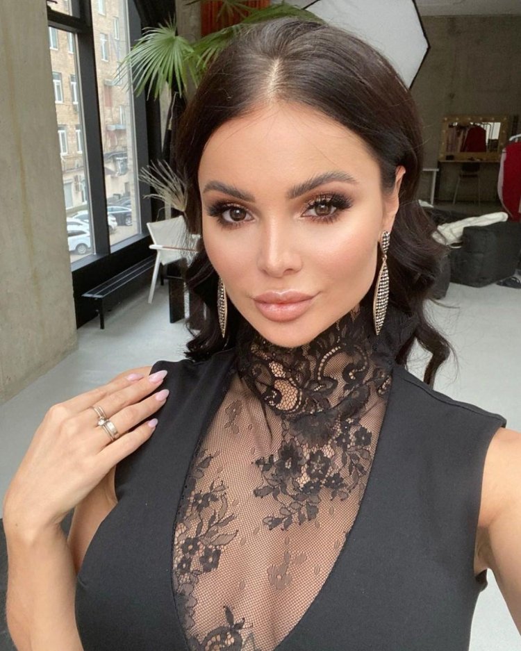 Oksana Samoilova to plastic