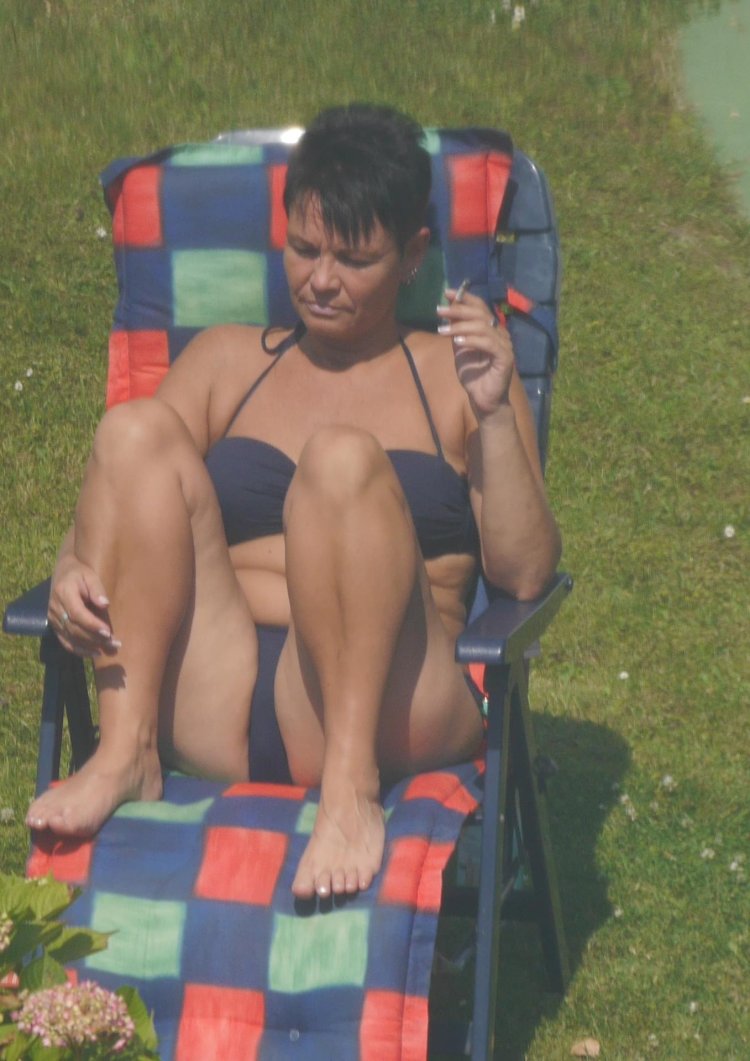 Naked mature Italians