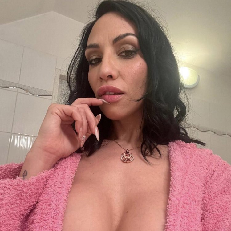 Giulia Diamond on Instagram