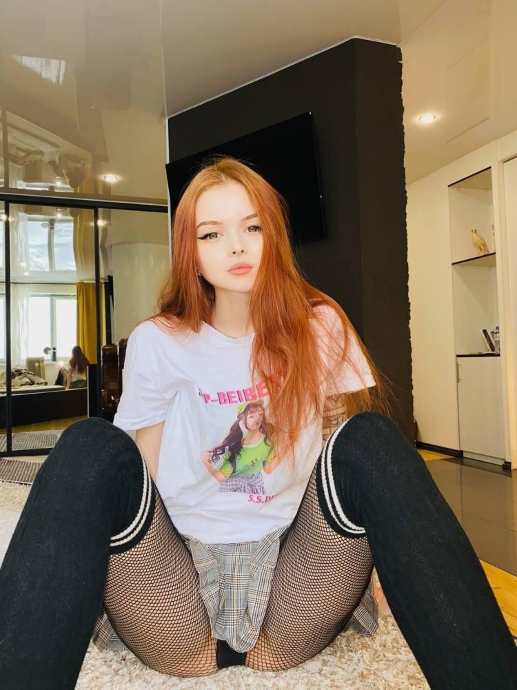 Girl beautiful redhead