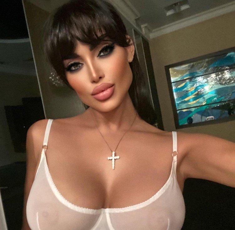 Nita Kuzmina chest