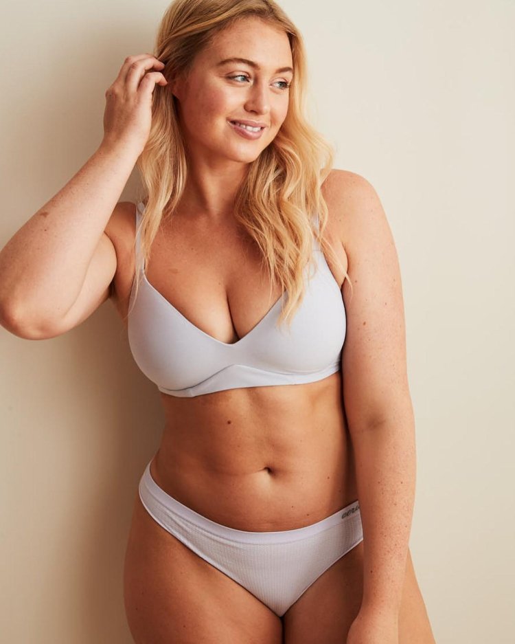 Model Iskra Lawrence