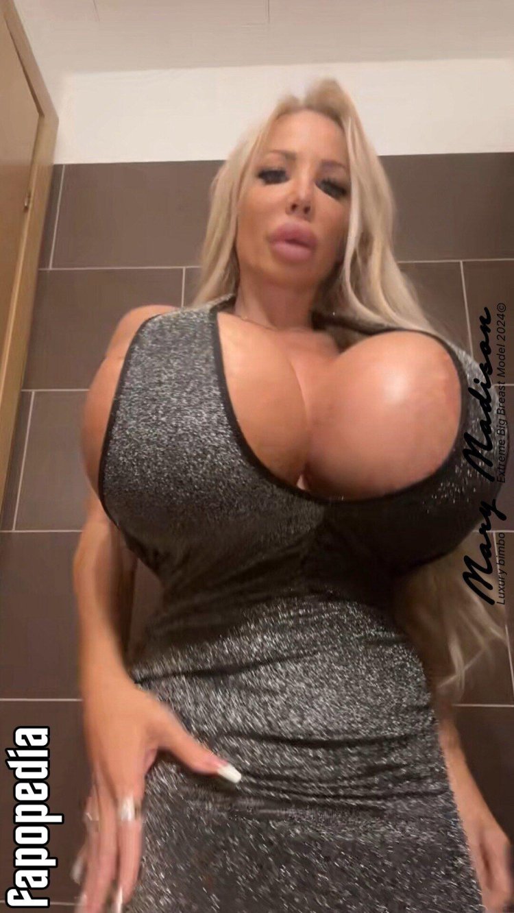 Bimbo with large