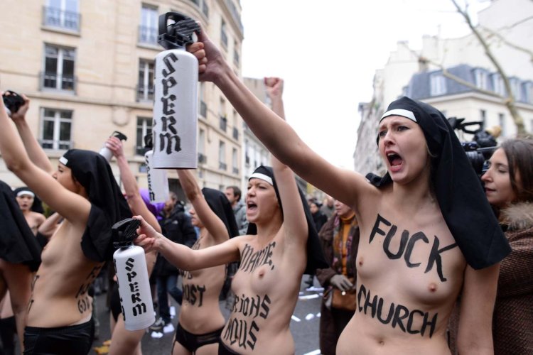 Naked Ukrainian feminists