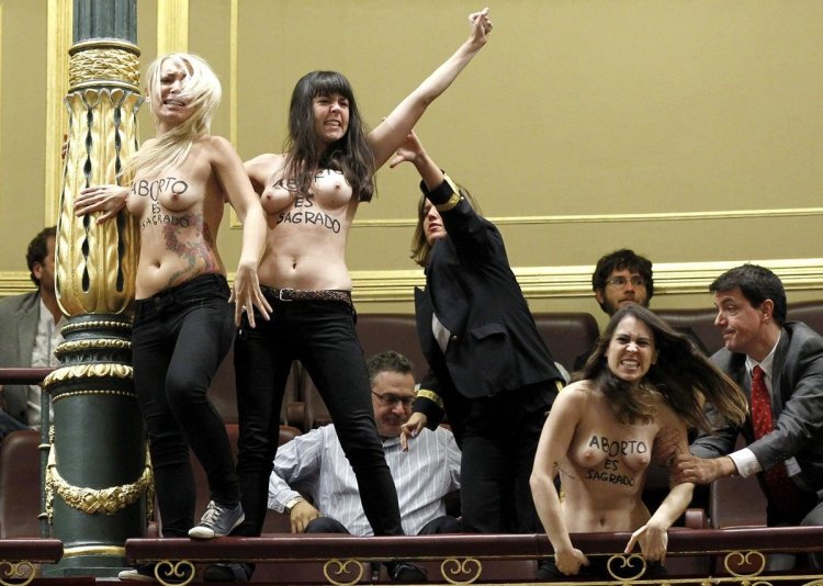Spanish feminists naked