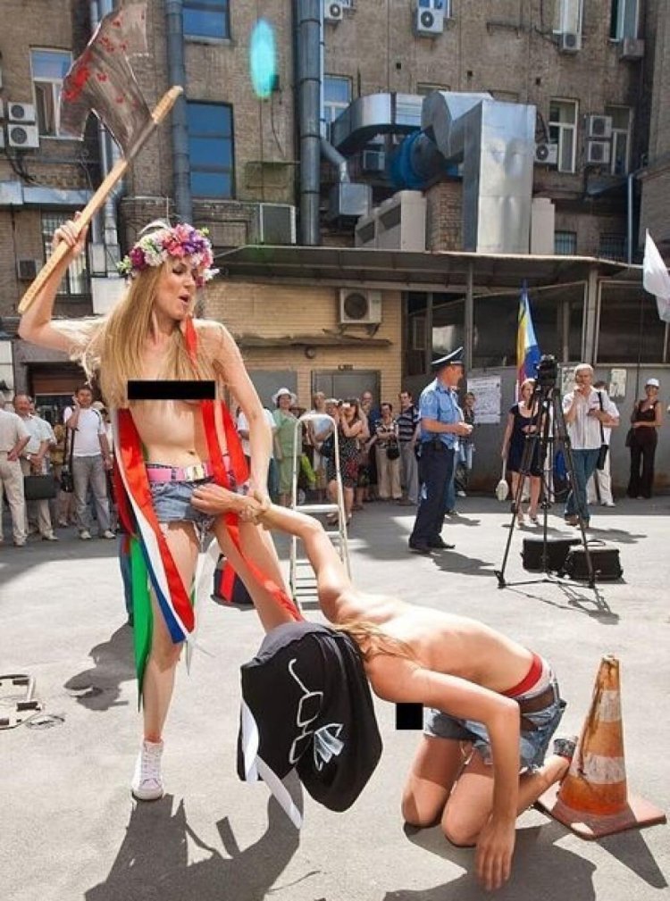 Ukrainian girls naked