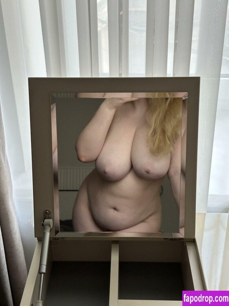 Pasha Pozdniakova naked boobs