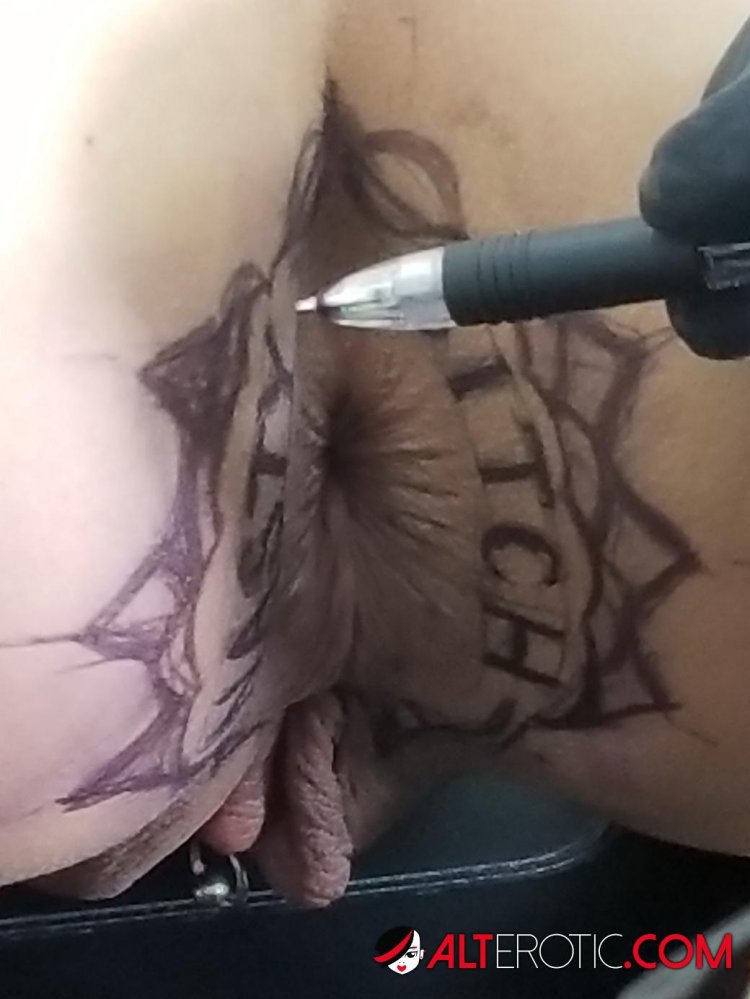 Porn tattoo salon