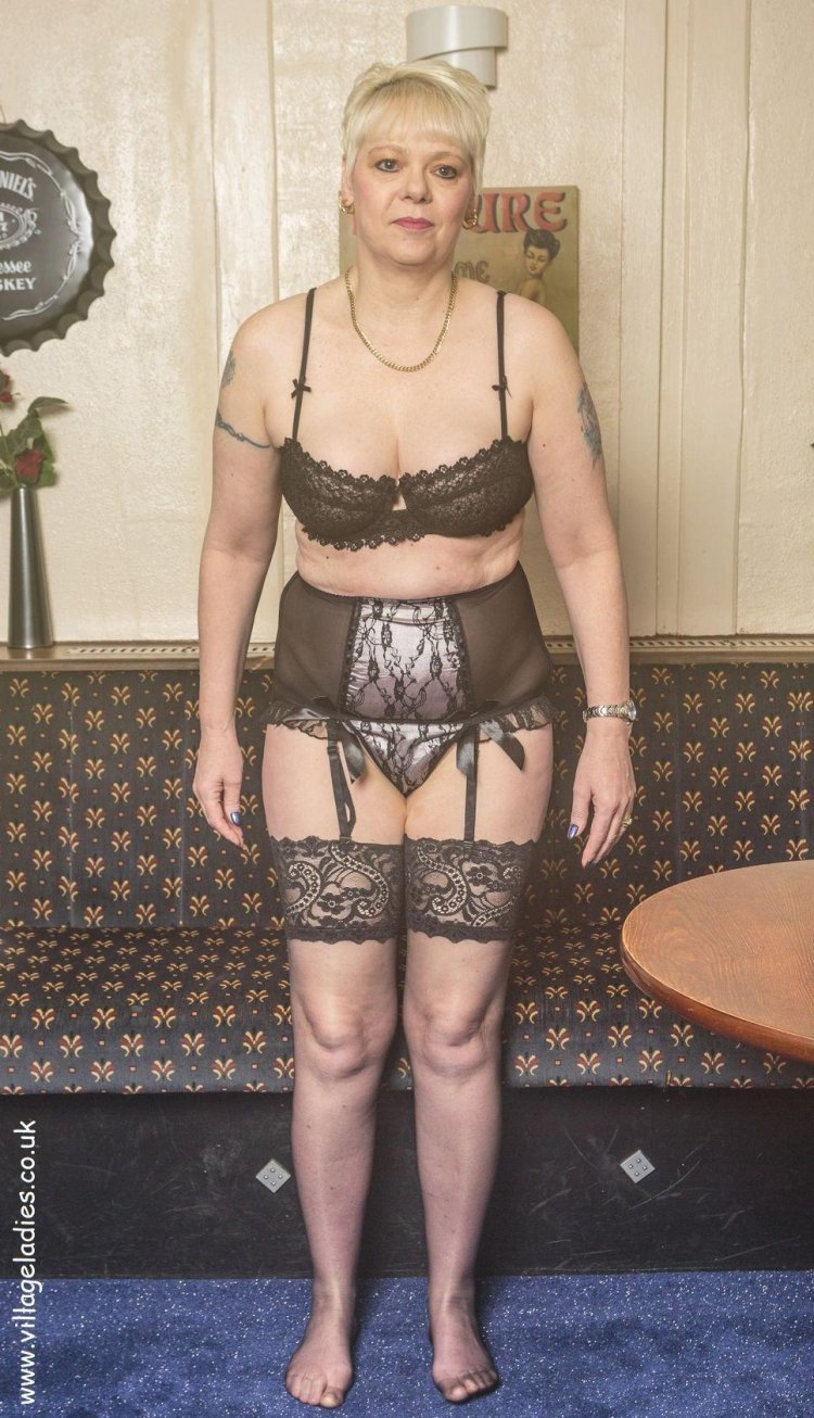 Model plus saz Stefania Ferrario