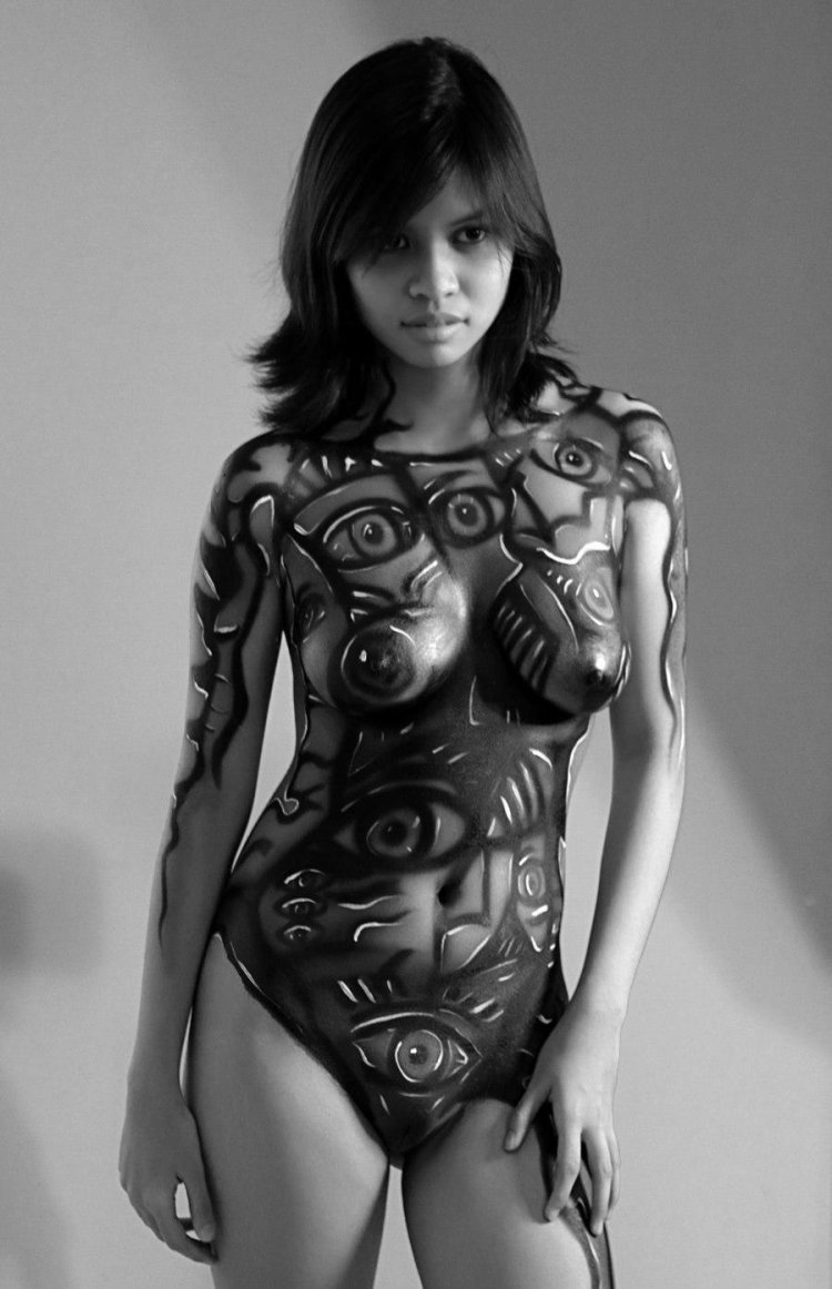 Naked girls body art