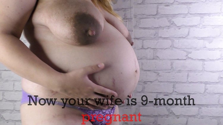 Naked pregnant women close -up