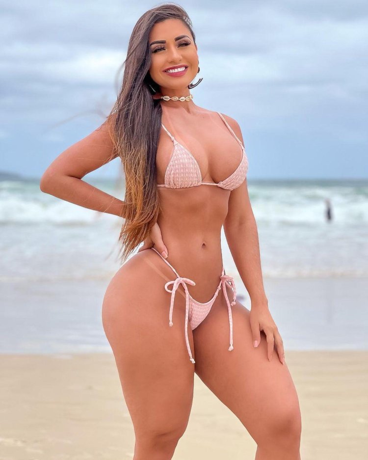 Bella Araujo Brazilian model