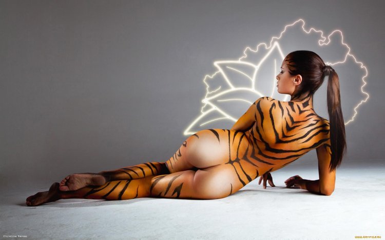 Painted female bodies