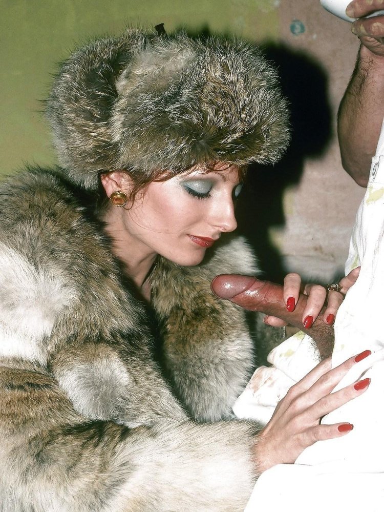 Blowjob in a fur coat