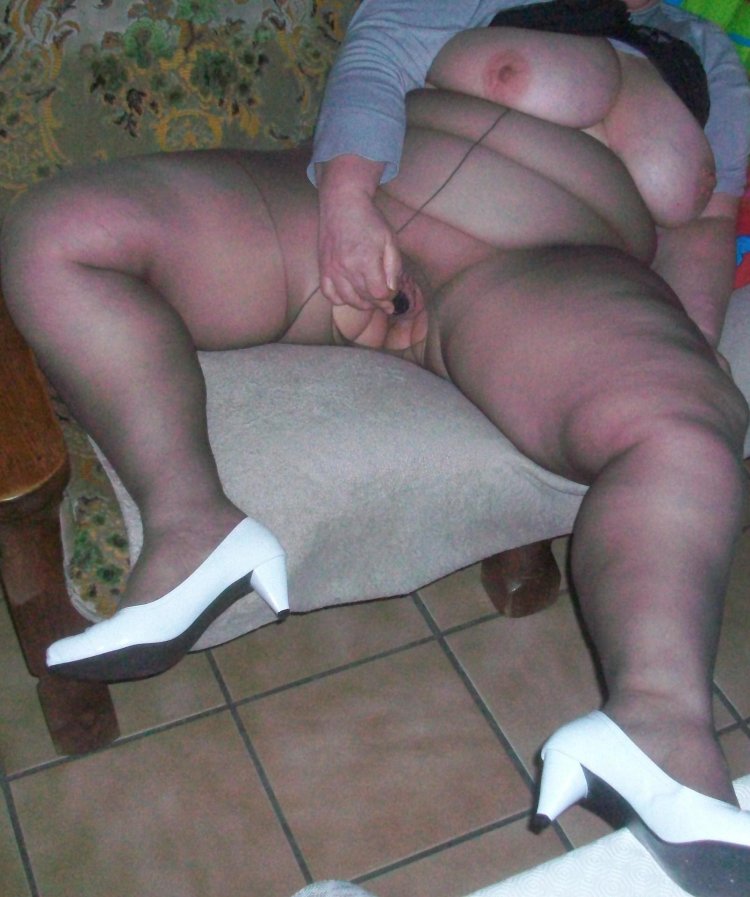 Naked thick women in pantyhose