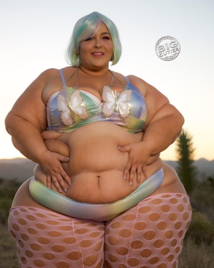 Very large fat women naked