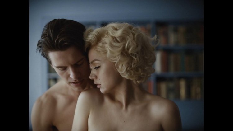 Ana de Armas in the role of Marilyn Monroe