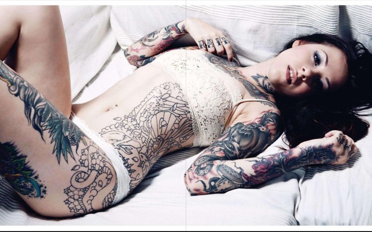 Girls with tattoos