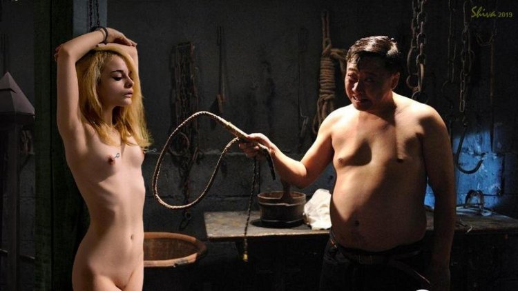 Naked women of slaves