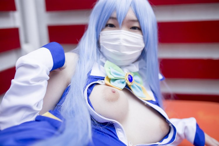 Aqua Konosuba cosplay