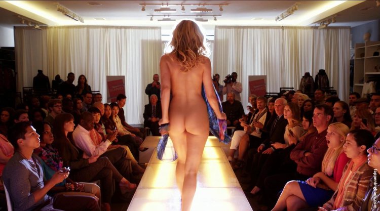 Leslie Bibb in the movie Naked