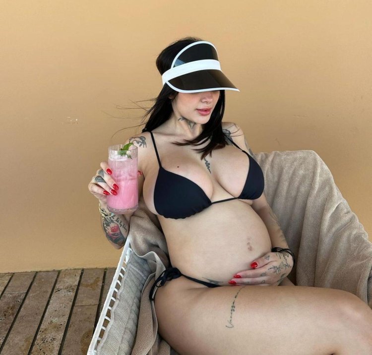 Naked pregnant daughters