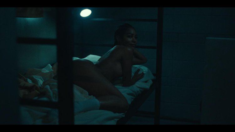 Zoe Saldana Komkolian