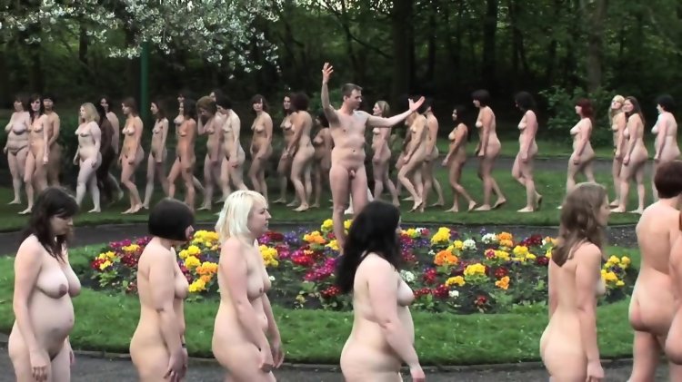 Crowd naked