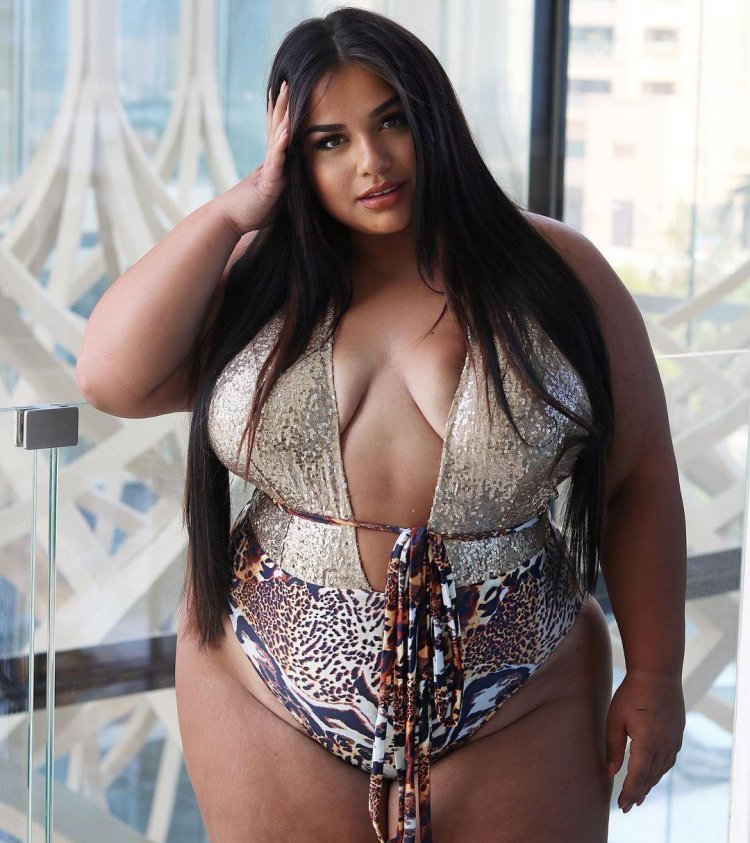 Plus Size Diana Sirokai