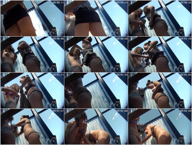 Camera in the beach cabin