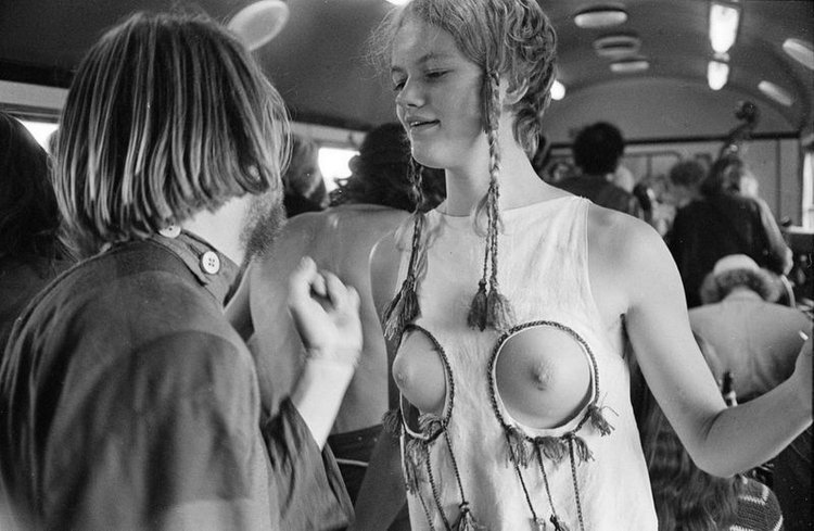 Naked hippies Woodstock