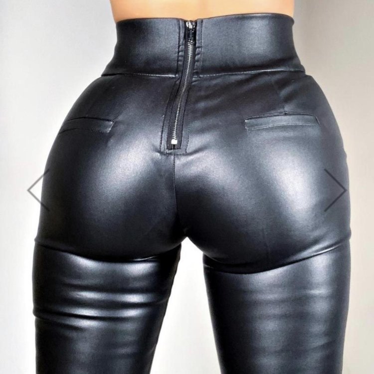 Backs in leather trousers
