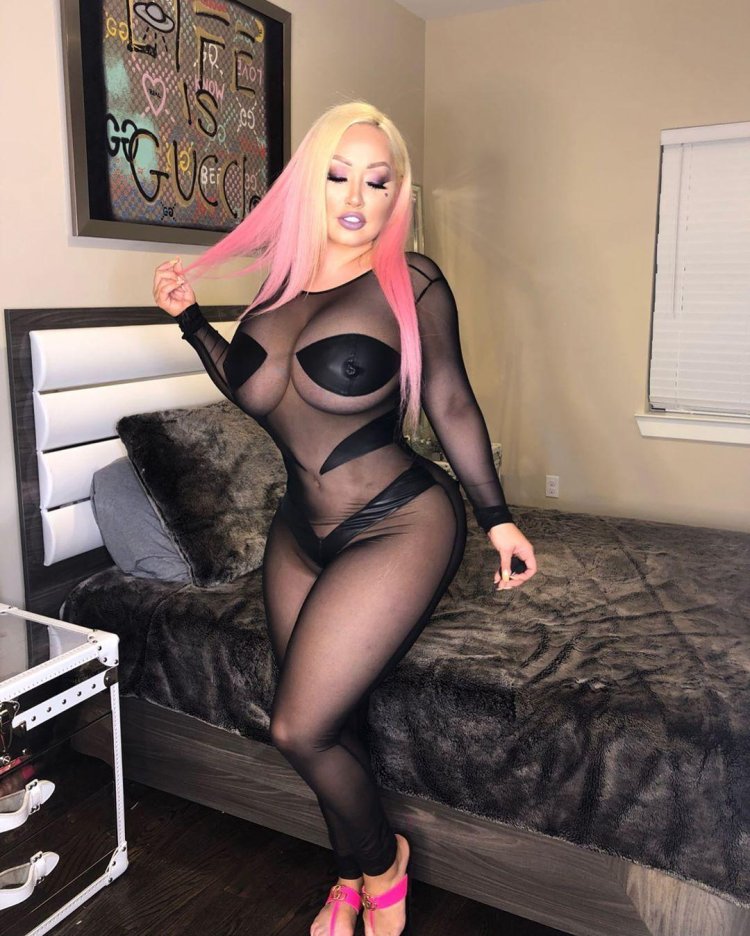 Everyonelovesbarbie Naked boobs