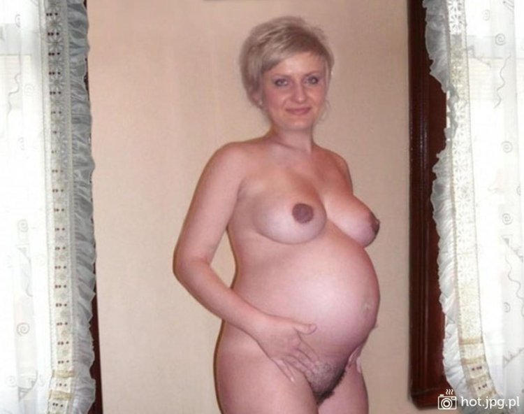 Mature pregnant naked