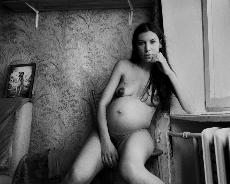 Daniel Delawane naked pregnant woman