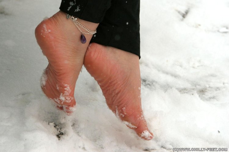 Chilly Feet barefoot in the snow
