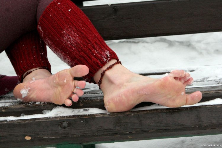 Boin legs in the snow