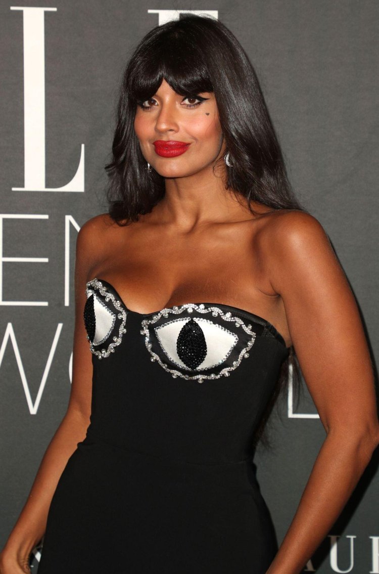 Jameela jamil paparazzi