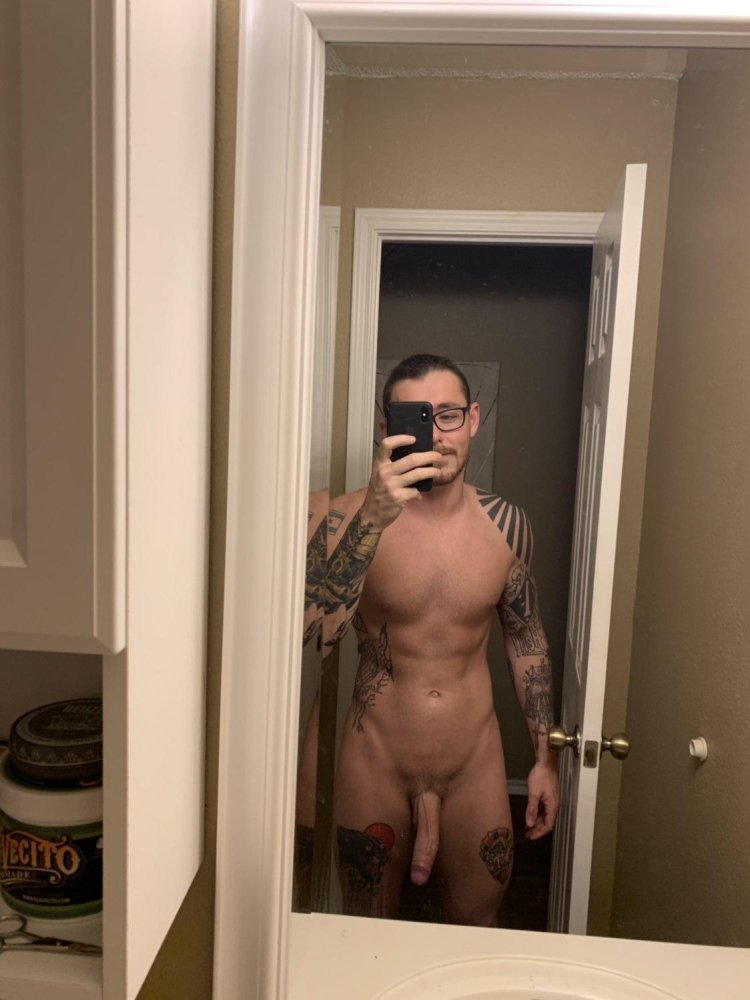 Selfies of naked guys