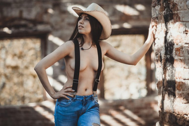 Naked girl cowboy