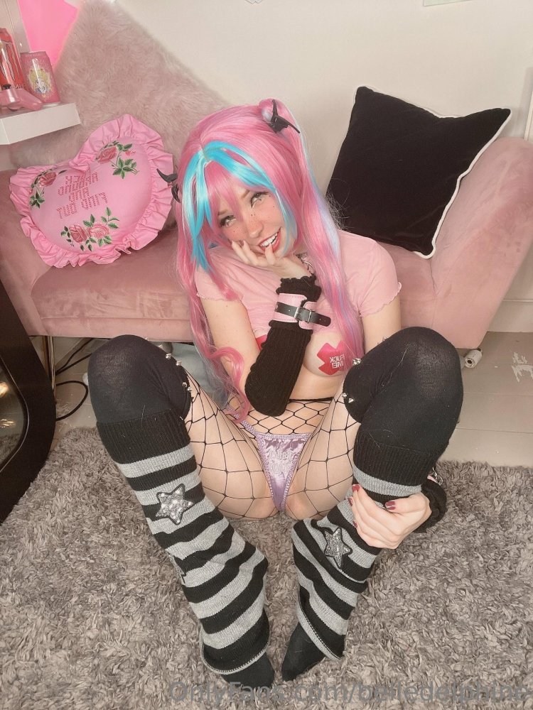 Model Belle Delphine