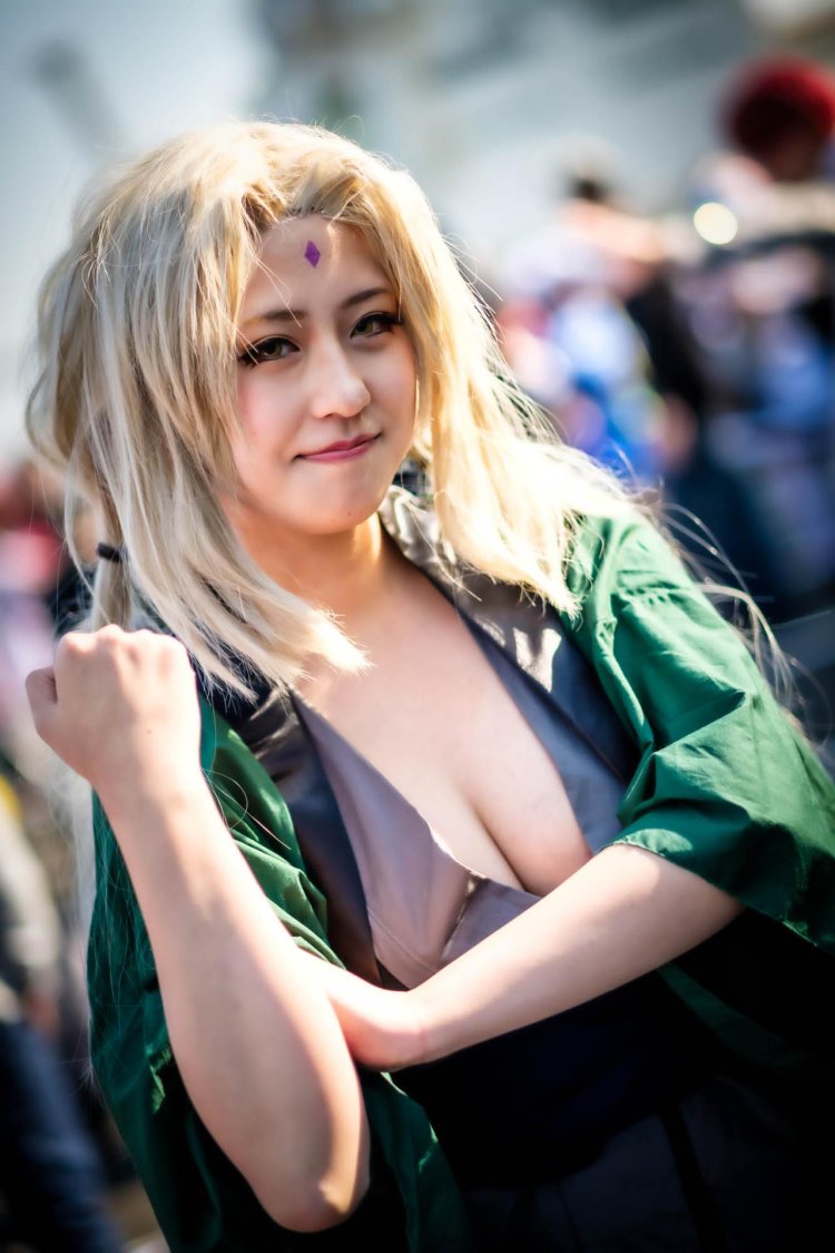 Alina Bekker Cosplay Tsunade