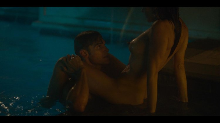 Unrestrained Sarah Shahi boobs