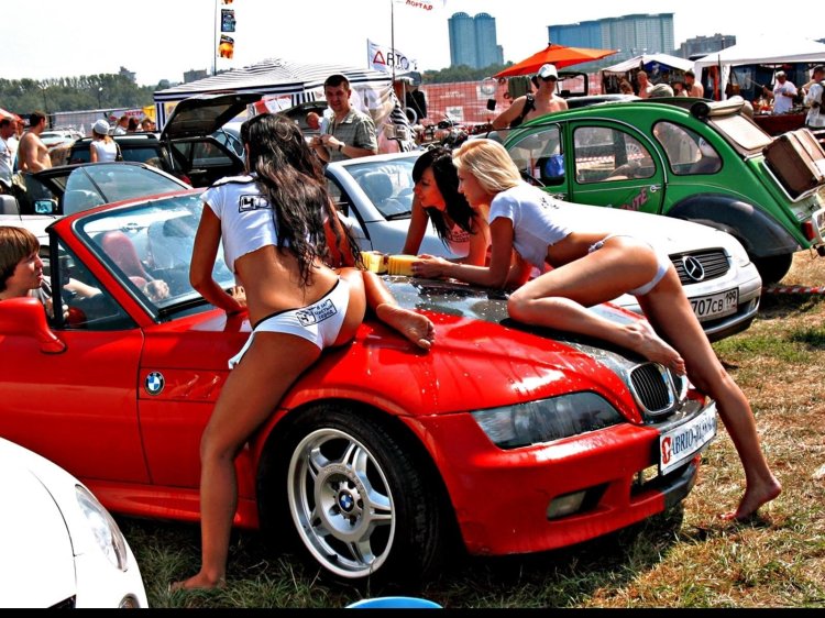 Auto Exotics Girls