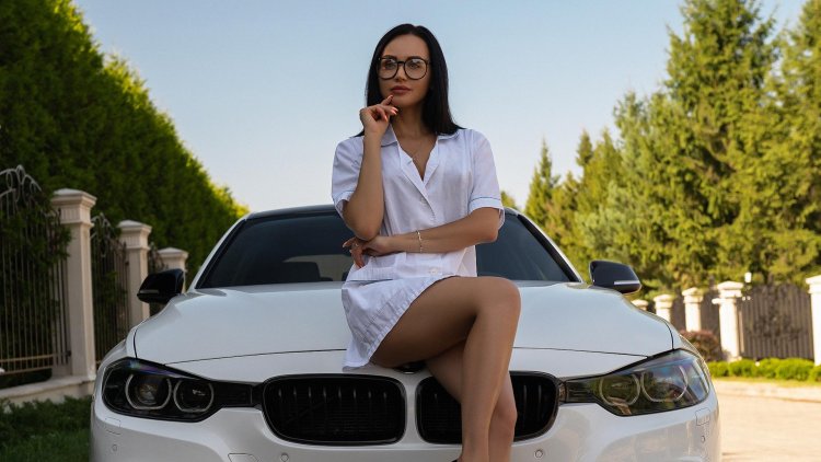 Bmw f girl
