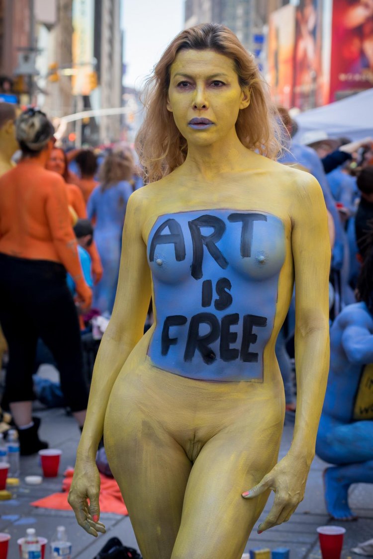 Body art exhibitionism